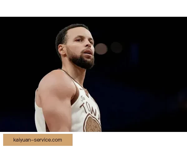 勇士官方：库里完成5对5对抗训练 本周末将接受重新评估